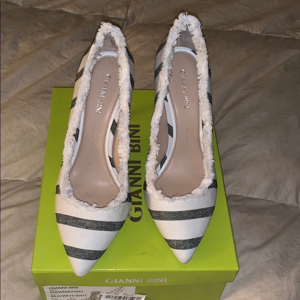 Gianni Bini Dawnatwo Canvas Striped Pumps 7.5 NEW